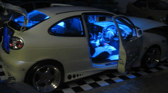 захранване на LED ленти в автомобил